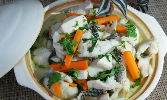 孕媽愛(ài)吃魚預(yù)防早產(chǎn)減少抑郁 這5種魚類可多吃