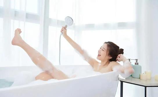 夏季洗澡有講究 夏季洗澡要避開(kāi)的6個(gè)時(shí)間段