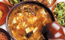 早餐不建議吃哪些食物，不吃早餐的危害：低血糖、胃炎、胃潰瘍